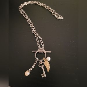 Vantel Pearl charm Necklace